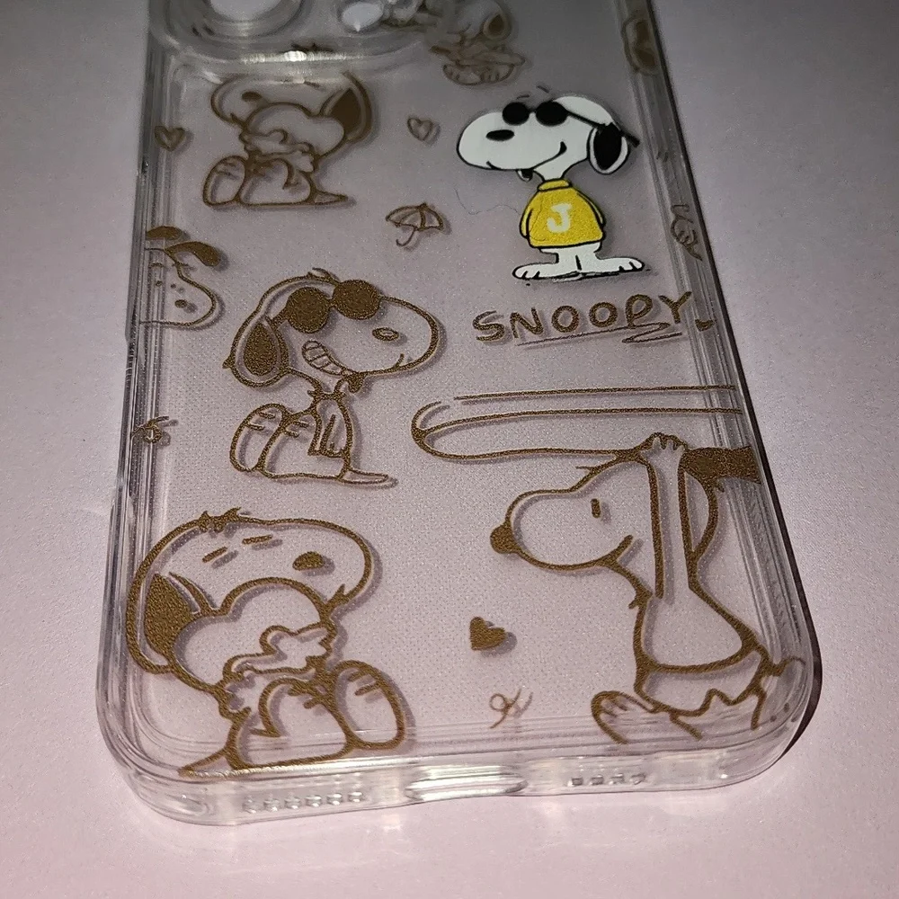 Brand new Apple IPhone 🍎 16 Pro Max Peanuts Snoopy soft Silicone Phone